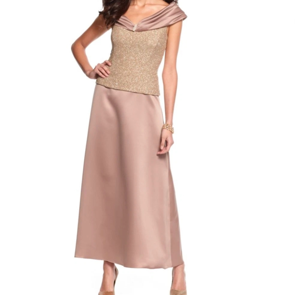 Patra‎ Off The Shoulders Elegant Gold Strapless Dress Sleek Silhouette Size 8